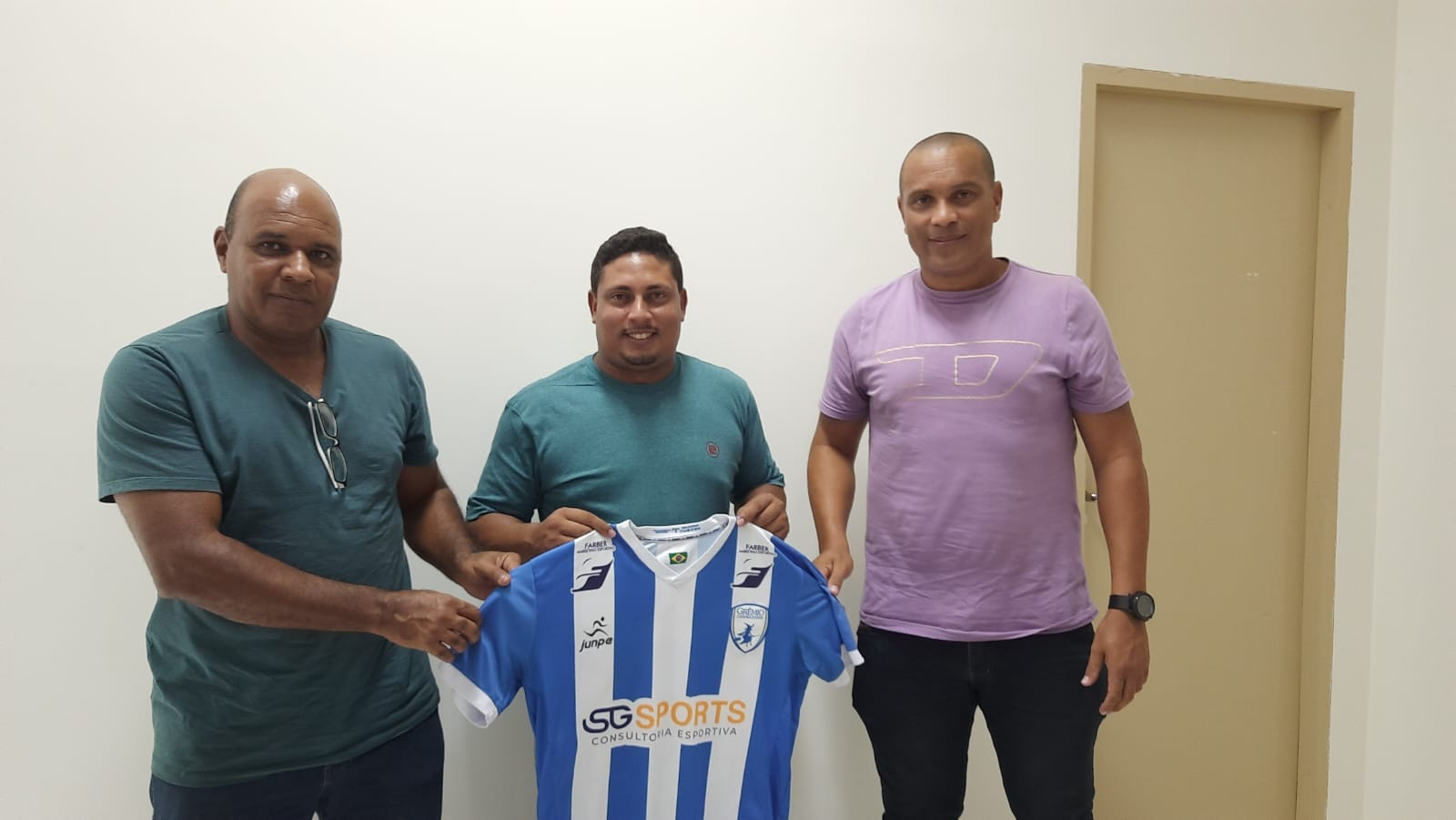 Grêmio anuncia novo patrocinador na camisa de jogo do profissional